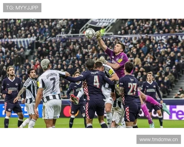 皇马防守稳定性下降,近期表现波动对球队战绩形成影响