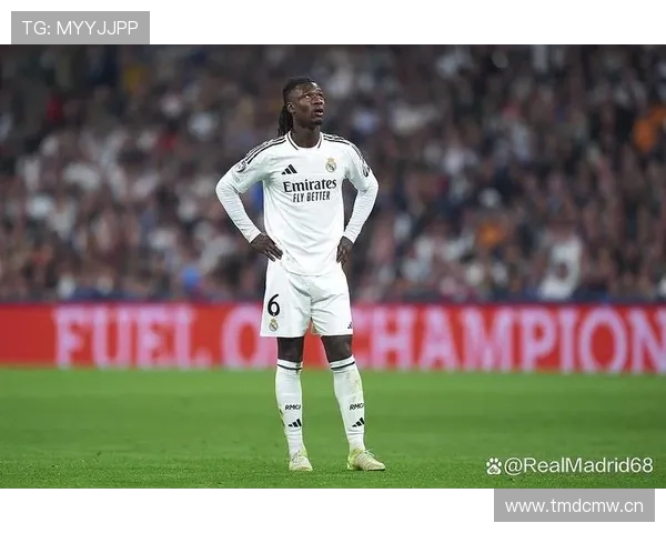 德容 vs 卡马文加：中场核心潜力与成长轨迹对比