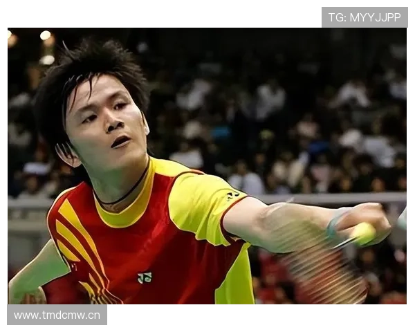 鲍春来穿西装的样子，居然比他比赛时还严肃，真没想到体坛也有这种“假正经”