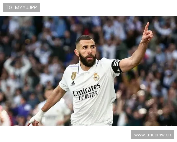 本泽马离开皇马是否正确：战术适配与生涯阶段解析